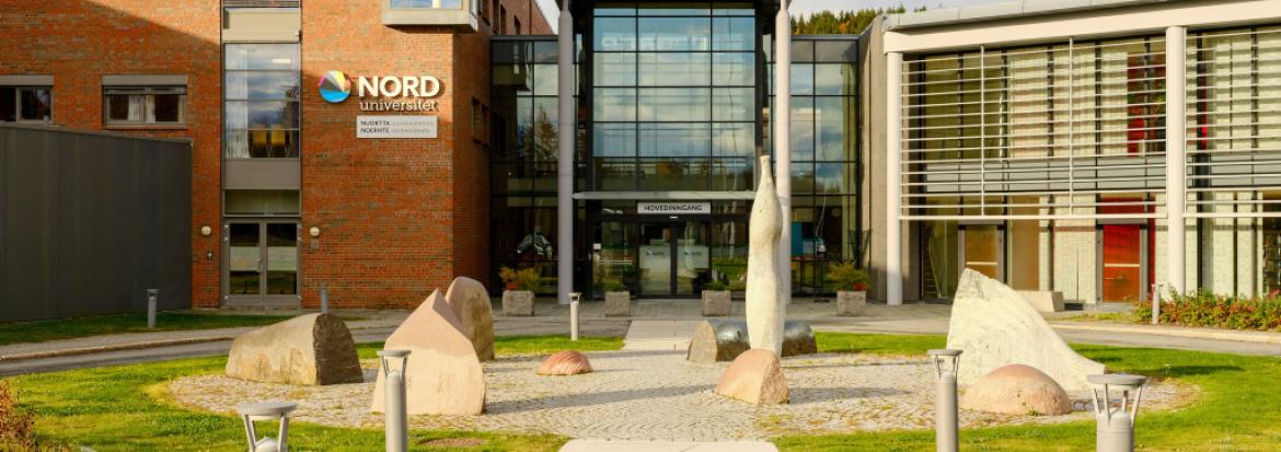 Bilde av inngangsparti, Nord universitet campus Bodø